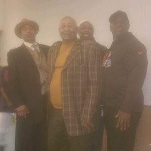 Meet your Posher, Markjeffery